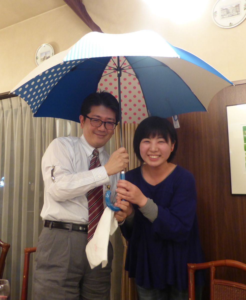 三上教授と高木さんの相合い傘